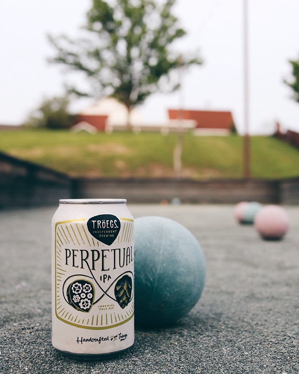 A little bocce and beer? Don’t mind if we do. troegs.com/brewfinder #PerpetualIPA #Troegs #PAbeer