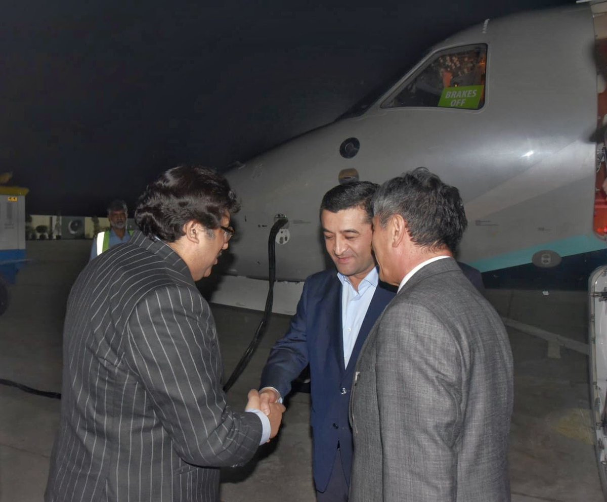 Uzbek Foreign Minister Bakhtiyor Saidov arrives in Pakistan on his two-day visit. He was received by Director General Central Asia & ECO Aizaz Khan -- He will hold talks with his Pakistani counterpart FM @MIshaqDar50