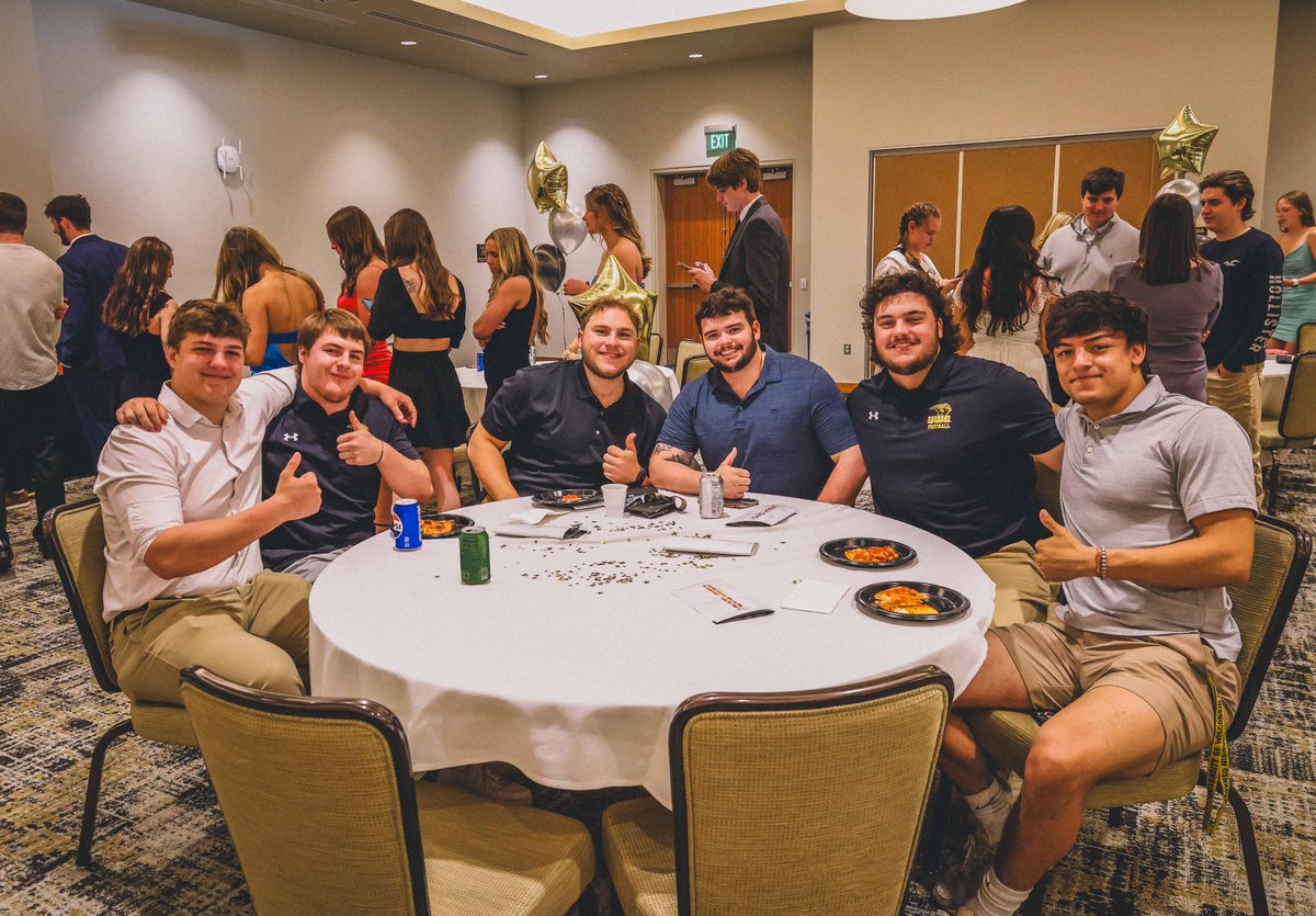 UW-Oshkosh Football tweet media