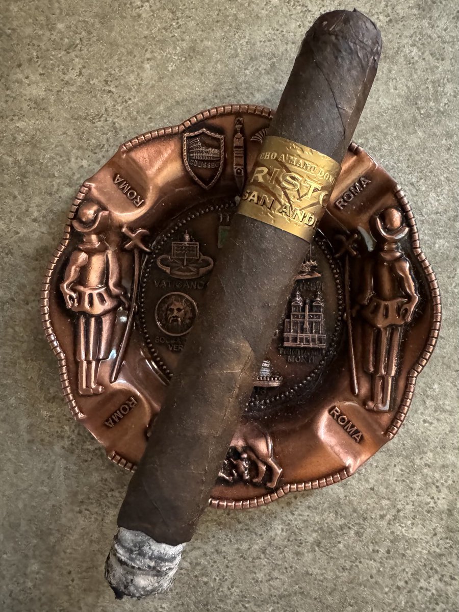 I’m doing the one arm smoking challenge with @caviarhound for 24 hours smoking a Kristoff San Andres Box-Pressed Toro #Cigar #HarderThenYouThink