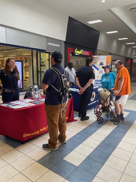 Happy to join @BEMOprepared at Shoppers World Brampton for #EPWeek2024. Speaking with residents about lithium-ion battery safety, how to maintain smoke and carbon monoxide alarms, and the importance of having a meeting place in front of your home in case of an emergency. ^TH