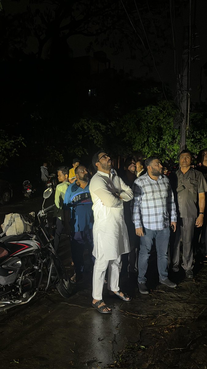 After Heavy Rains and Storms, rescue work at Shantinagar, Zeba Bagh, Asifnagar, Guddimalkapur Shardanagar, SBI Colony, Padmanabha Nagar Mehdipatnam under Nampally Constituency.

Reports of trees, high tension wires falling down were received, I Immediately rushed to the spots 1/3