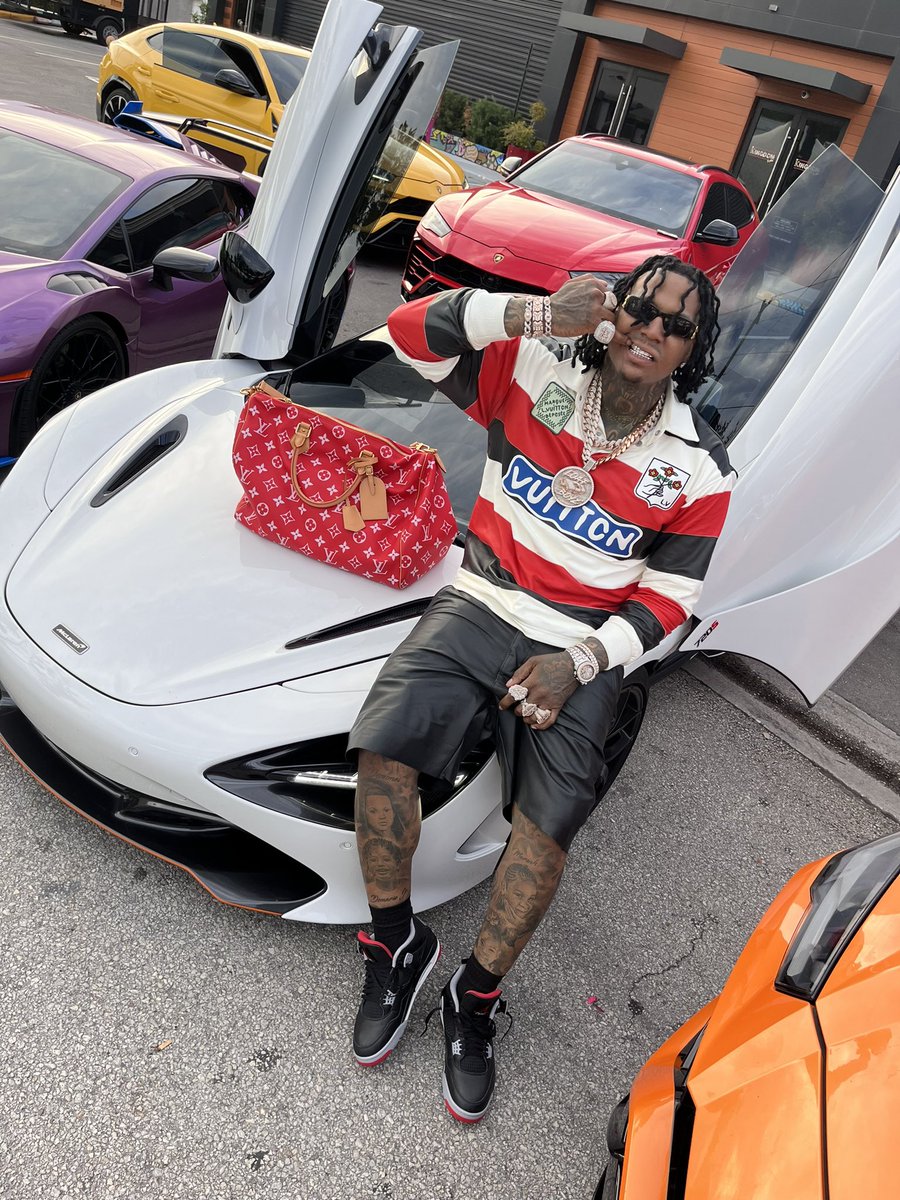 MoneyBaggYo's tweet image. Cant be too humble they start acting like you aint you 🗣️