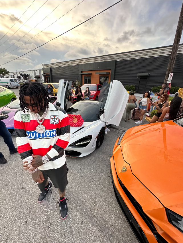 MoneyBaggYo's tweet image. Cant be too humble they start acting like you aint you 🗣️