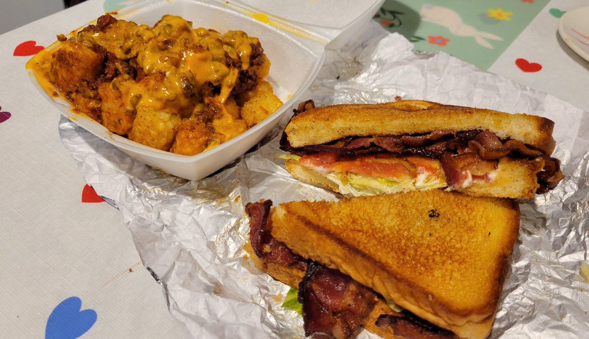 Chili Cheese Tater Tots and a BLT 🥓🥬🍅