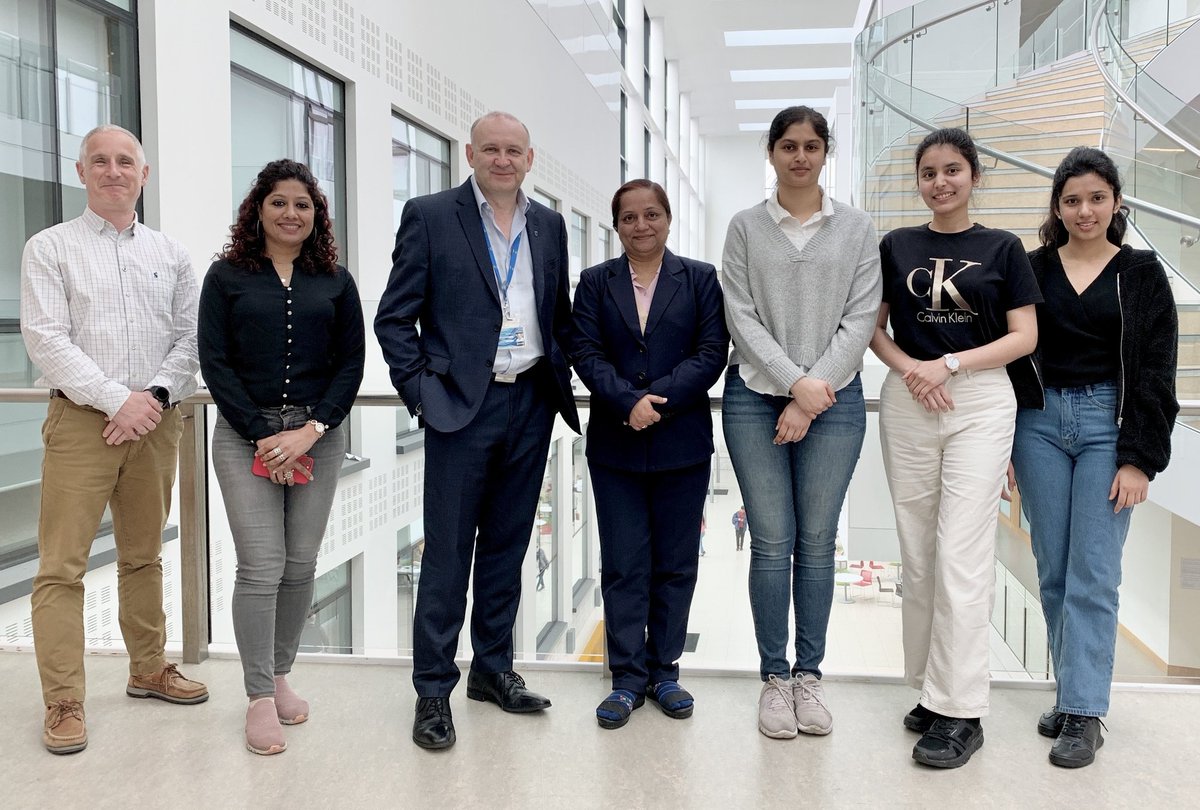 Delighted to welcome Dr Renu Vyas from @mitadtpune to @ucdscience and take the opportunity to show her our facilities and meet with three of her former students now studying MSc Biotherapeutics in @UCD_SBBS