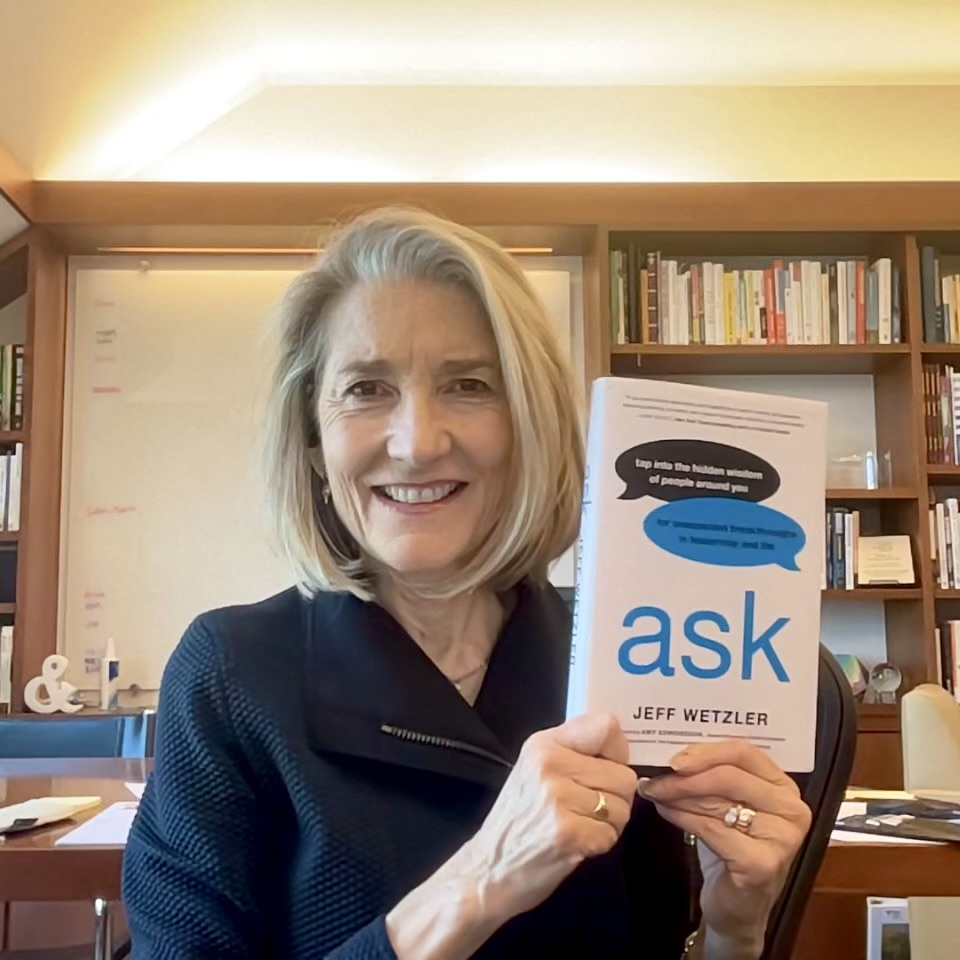 It's #Ask launch day! For years I’ve taught the importance of curiosity & open communication.. @jeffreywetzler's superb new book helps people develop the skills to translate these lessons to both life & work 📘👏 Pick up your copy here: buff.ly/44iCeoS #AskApproach