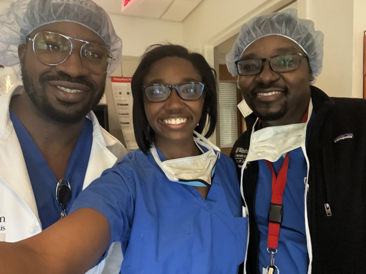 Spotted: an intern, her amazing buddy PGY-2, and outstanding attending @DrJonOh status post lumbar drain placement! @WashUNeurosurg @amsobns @BlackInNeuro