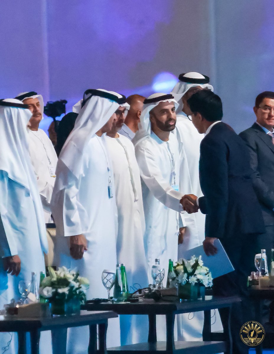 Je remercie le Sheik @MohamedBinZayed et les UAE pour avoir mis en lumière Madagascar lors de ce @AIM_Congress. Cette occasion a permis de partager nos visions et de renforcer nos liens. Notre relation bilatérale se porte bien et s’épanouit dans une conjoncture favorable.