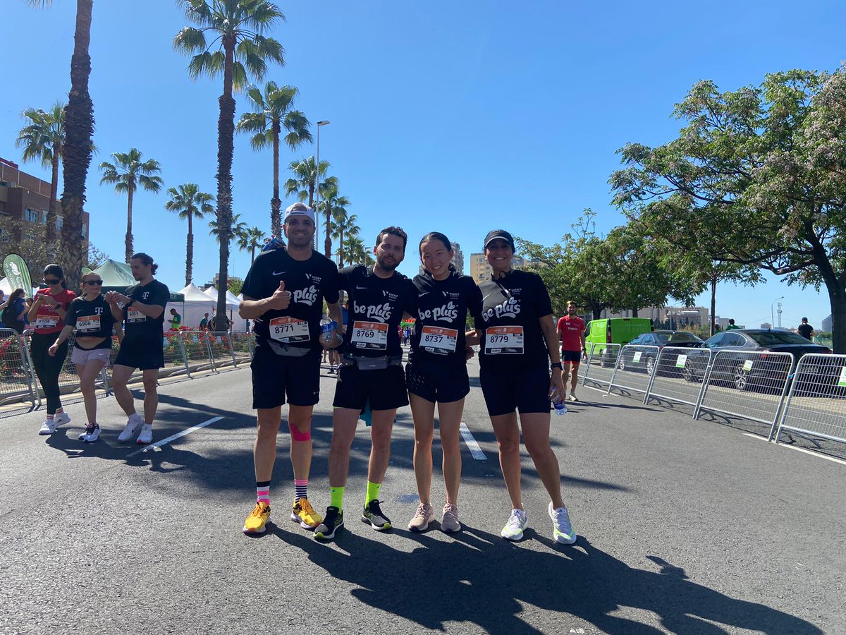 😊 La participación del #equipo Vicky Foods en la XI Carrera de Empresas Valencia es un ejemplo de esfuerzo y compromiso. No solo alcanzamos el desafío de formar parte de un evento que batió récord de participación, sino que demostramos el valor de nuestra #empresafamiliar.