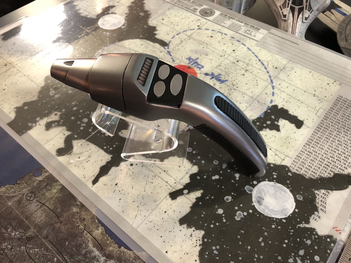 GeekToyLove's tweet photo. Star Trek Nemesis Dolphin Type 2 Phaser. Stapleton Production kit with GMProps electronics.
#2024Commissions #GeekDen #CommissionsOpen https://t.co/FLi86ZlMxf