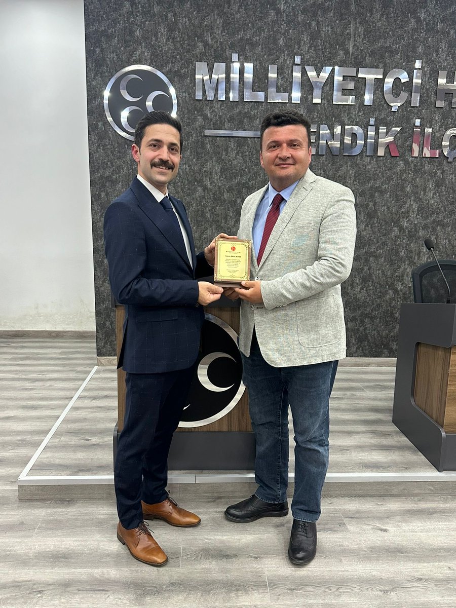 erolkose61's tweet photo. MHP Pendik İlçe Başkanımız Sayın Kerim Kaya ya nazik hediyeleri için teşekkür ediyorum.

Var Olsun Teşkilat https://t.co/EpWnMGiM2Z