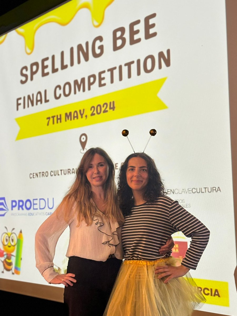 🔝Volvemos a estar en la final del concurso #SpellingBeeMurcia24 🇬🇧 y nuestras alumnas han llegado a la ronda de la muerte súbita! Felicidades por vuestra participación 👏 Ha estado requetebién!Gracias a nuestra lectora Cesira por su colaboración 🥰 @ProgramasRM