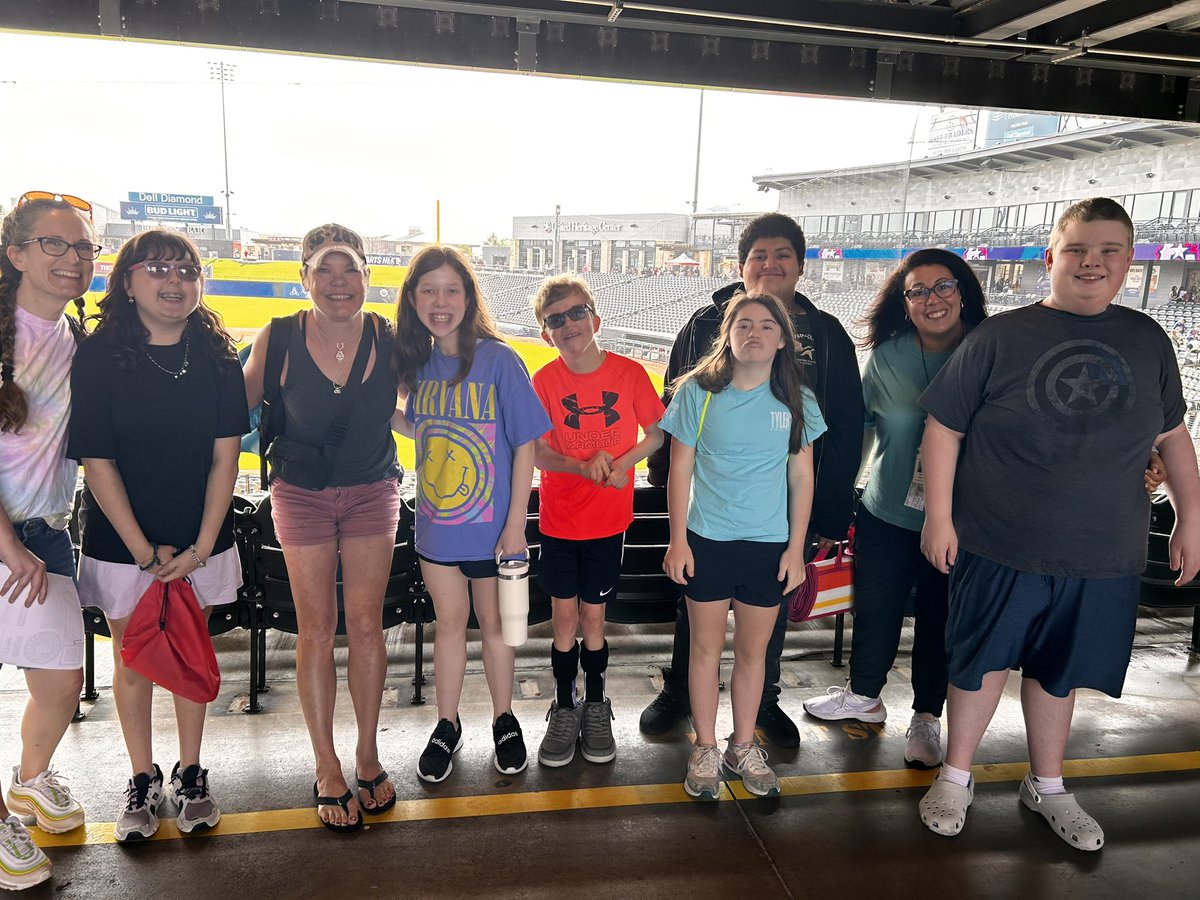 Sunny day at the ballpark for a fun field trip - Great community outing to the @RRExpress for our Eagle students! #SoaringTogether💙🦅💛⚾️ @ourAPErocks