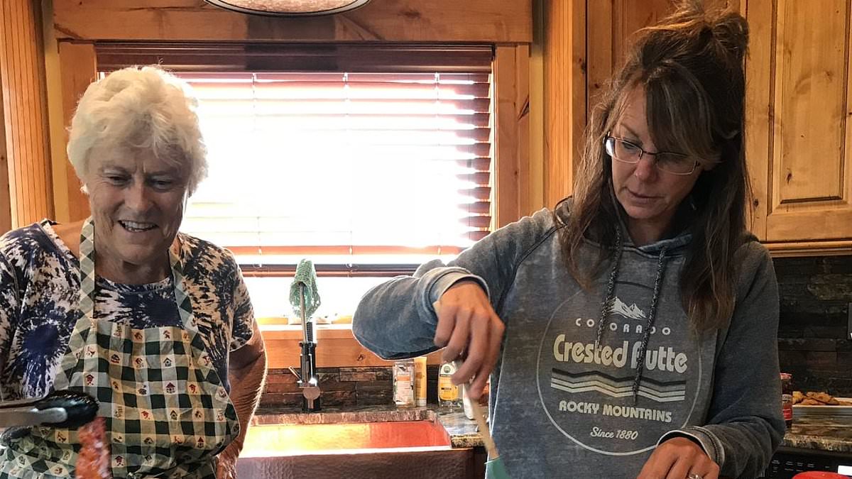 Suzanne Morphew's autopsy reveals bullet was discovered with skeletal remains - along with fragments of her hoodie seen in unearthed photo of her cooking with Barry's mom trib.al/dnAaJT3