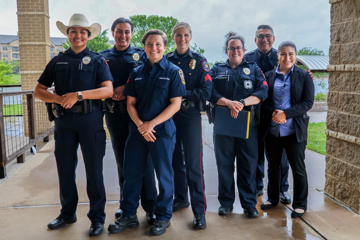 CarrolltonTXPD's tweet image. More from our Women&apos;s First Responders Event! Curious to learn more about our profession? 

Go to cityofcarrollton.com/.../depa.../po… to learn more! 

#carrolltontx #carrolltontxpd #hiring #hiringnow