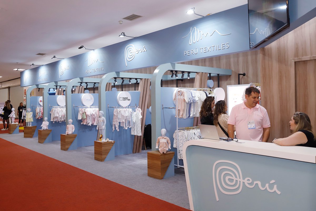 PeruMODA's tweet image. FIT #Brasil fue testigo de la magia de las marcas peruanas de moda infantil, donde la mano de obra especializada y el #algodónpima se unen en creaciones únicas y sostenibles. ¡Deja que tus pequeños vivan la experiencia de la calidad y confort! 🌿💫 #ModaPeruana  #Sostenibilidad