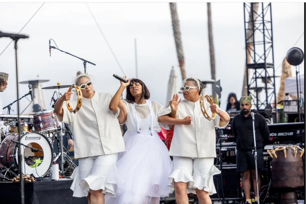 Despite weather troubles, Redondo Beach's @BeachLifeFest served up two days of great music, featuring Devo, Sting, Incubus, Local Natives, Santigold, Courtney Barnett, and more. Read @Paolo_Ragusa's recap → cos.lv/kXBf50Ry1rI