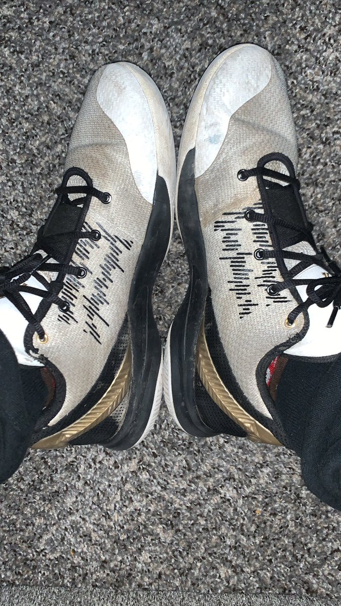 MasterJames80's tweet image. HMU fags 
#feetworshi̇p #feetfinder #feet #findomdrain