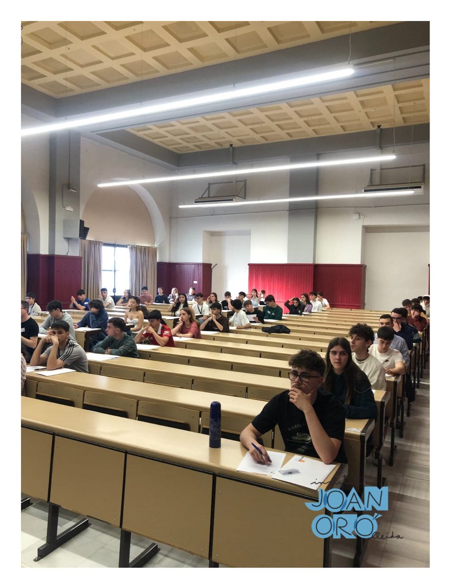INSJoanOro's tweet photo. L'alumne Juan Unai de Vega Romero de #2nBat ha participar a la fase estatal de la #XVOlimpiadaGeografia 🌍 celebrada a la Universidad de Sevilla🧑🏽‍🎓. Enhorabona 👏🏻 i felicitats 🎉 pels resultats obtinguts 💪🏻! 

#SomMésHumans➕❤️
@GeosocUdL 
@AGE_Oficial 
@colegeografos 
@unisevilla https://t.co/Tkhyv6We0O