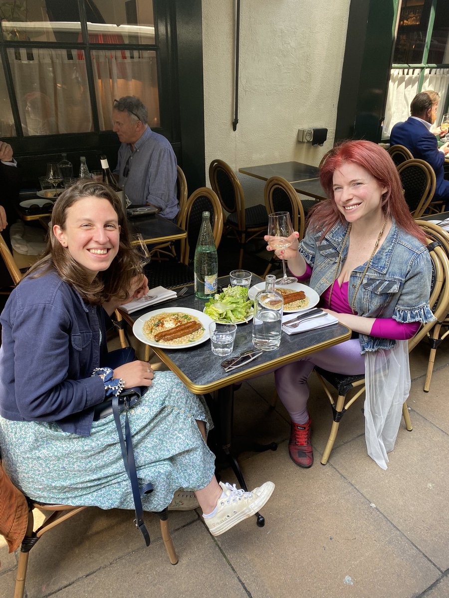Amazing to meet my brilliant editor in London, @AnnaSophiaBaty 🥂 We discussed the draft of my latest book, Thinking Sideways! Coming in 2025 👀