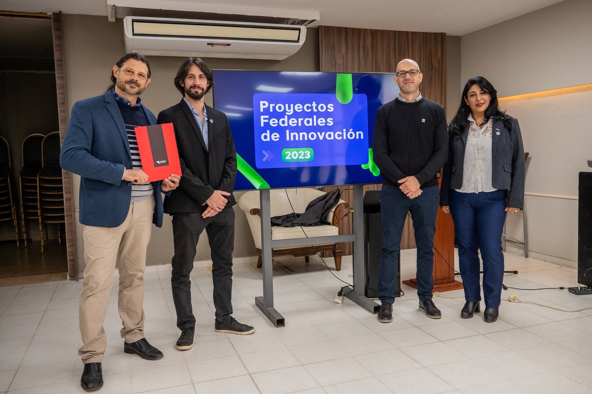 Teresita Madera (@teresitamadera) on Twitter photo Nuestro gobernador <a href="/QuintelaRicardo/">Ricardo Quintela</a> entiende de la importancia de impulsar la ciencia y la tecnología como principales ejes de crecimiento y desarrollo✨️
💪 Por eso lo acompañamos en cada acción, hoy promoviendo más de 13 Proyectos Federales de Innovación, creados por jóvenes Nuestro gobernador <a href="/QuintelaRicardo/">Ricardo Quintela</a> entiende de la importancia de impulsar la ciencia y la tecnología como principales ejes de crecimiento y desarrollo✨️
💪 Por eso lo acompañamos en cada acción, hoy promoviendo más de 13 Proyectos Federales de Innovación, creados por jóvenes