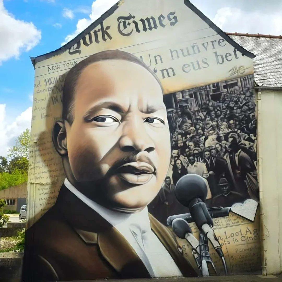 Quelle oeuvre de qualité de Zag encore une fois ! Et du breton sur la fresque. D'ici peu, une surprise pour la Redadeg qui arrivera à Morlaix le 25 mai, une belle surprise pour la langue bretonne. 😍 #morlaix #bretagne <a href="/Redadeg/">Ar Redadeg</a> <a href="/KltVro/">KLT - Ti ar Vro Montroulez</a> <a href="/bretagne_info/">Bretagne-Info</a> <a href="/Zag_artist/">ZAG</a>