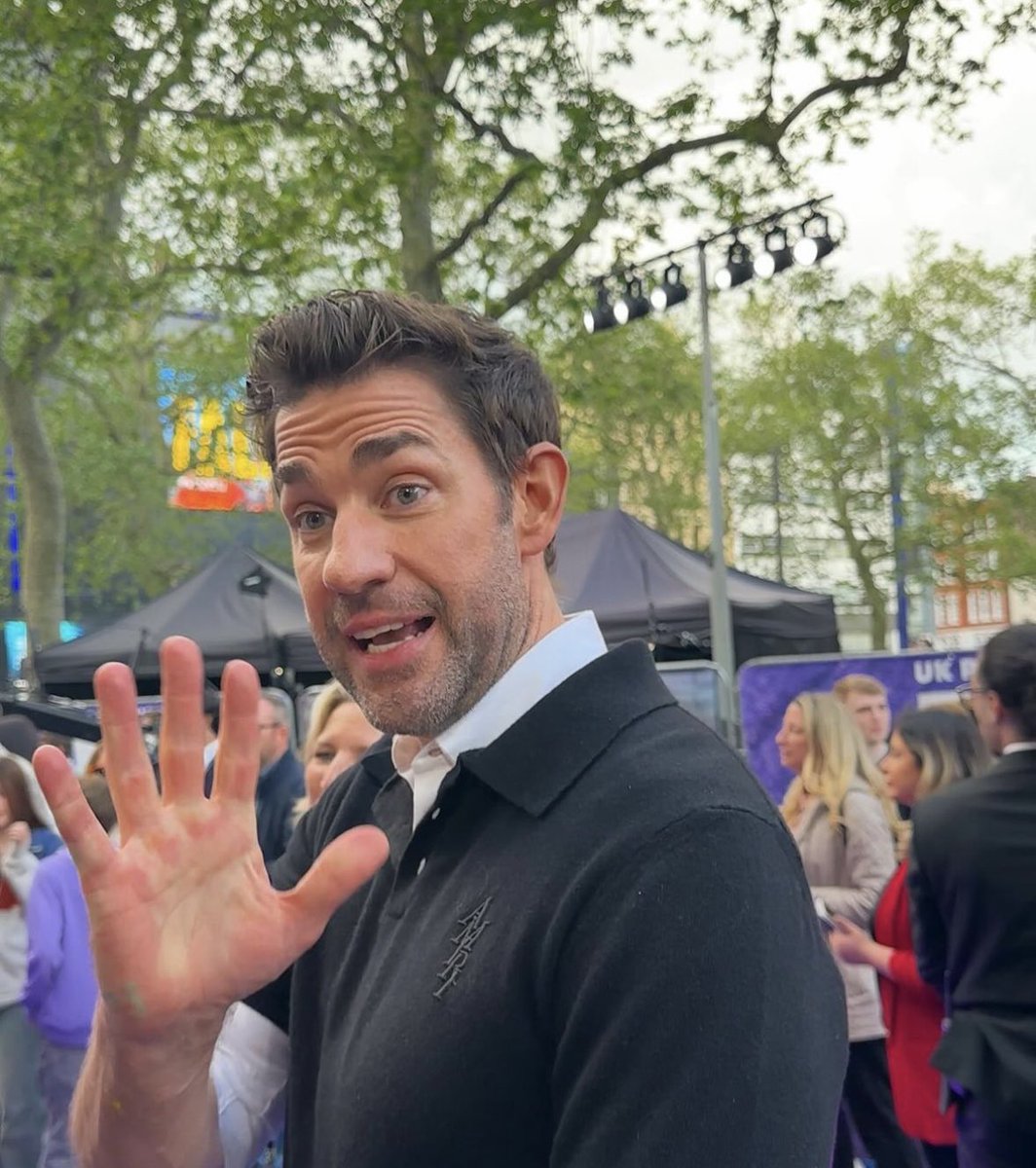 krasinskiupdate's tweet photo. John Krasinski at the UK premiere of ‘IF’ https://t.co/hrZEDgTIOf