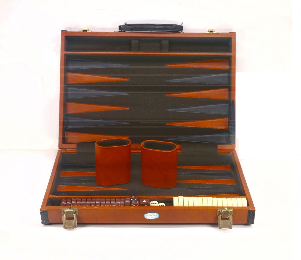 Fred Roberts California briefcase backgammon set. etsy.me/3QD6rJE via @Etsy #BuyfromGroovy #antiqueshop #boardgame #vintageboardgame #vintagegame #backgammon #briefcasebackgammon #FredRobertsCalifornia #giftformen #EtsySellers