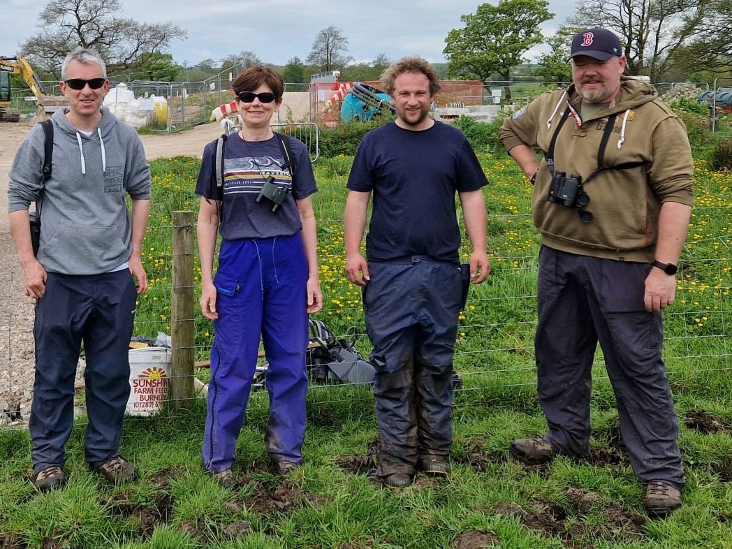 Next-level nest-fencing team 💪 #curlew