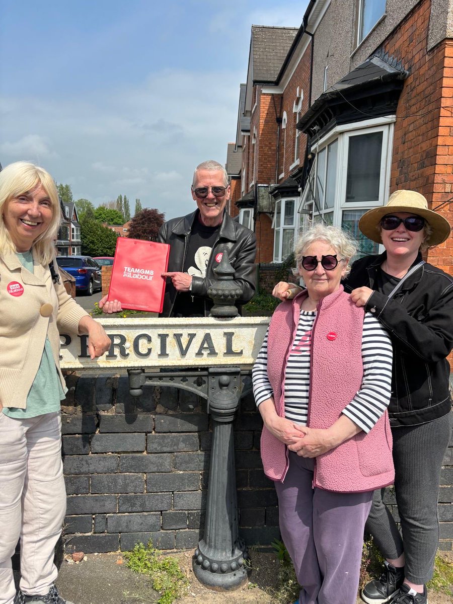 Campaigning continues 🌹🌹🐝 Glorious sunshine , great conversations & a four letter word heard a lot about The Tories - clue is in the road name ⁦@edgbastonCLP⁩ ⁦@PreetKGillMP⁩ ⁦@labourdoorstep_⁩ ⁦@BrumLabour⁩