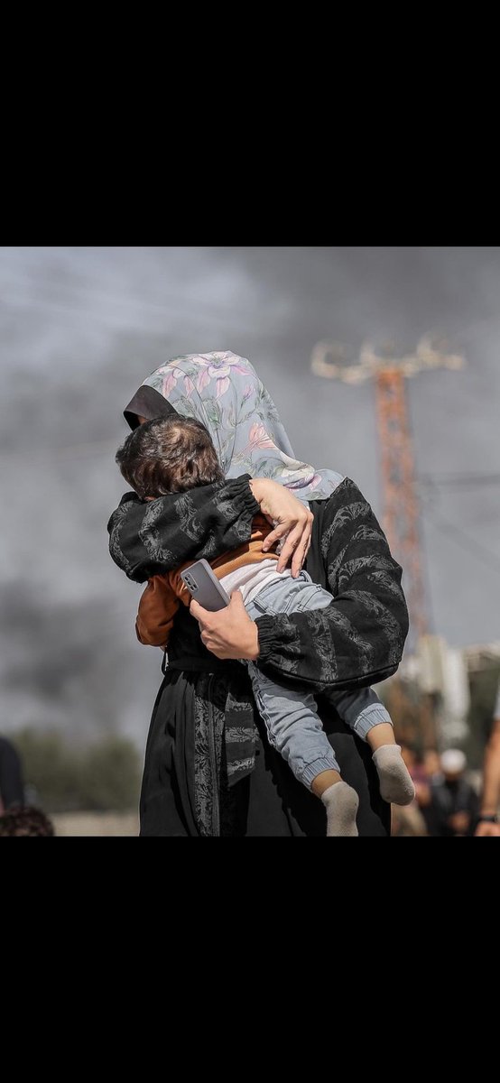 Çocuklar uyurken sessiz olunur. ölürken değil.                                   #katilisrail #getoutofrafah