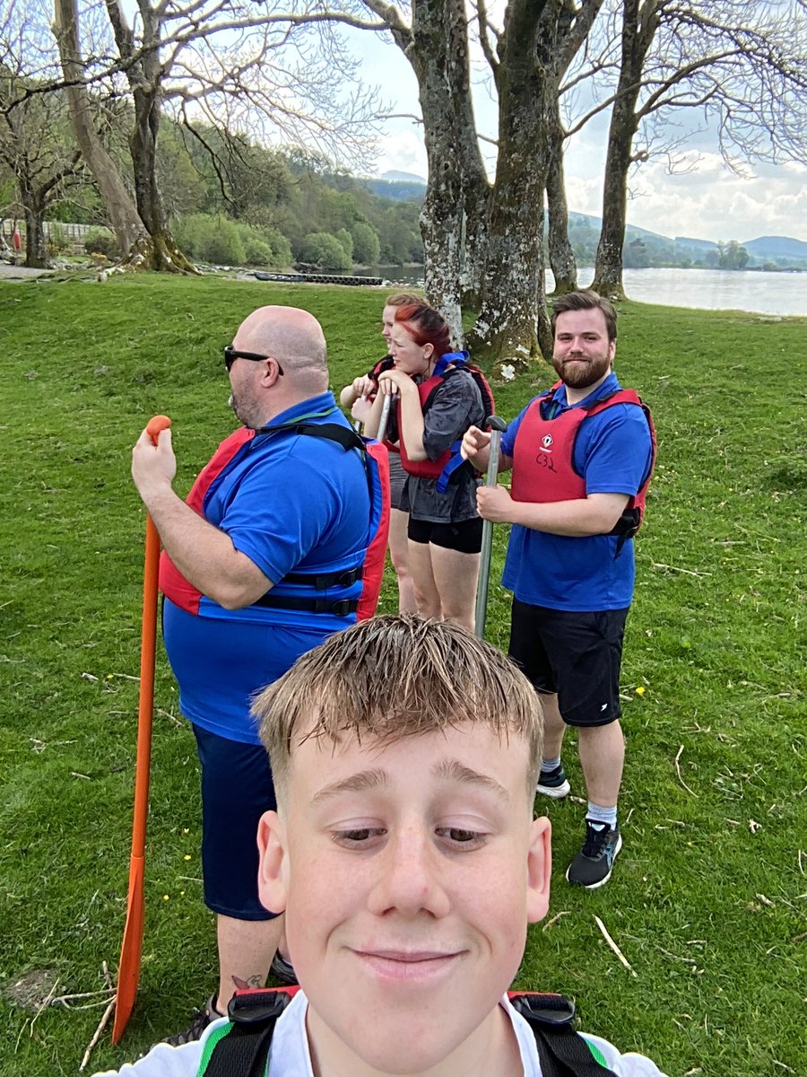 YBCBridgend's tweet photo. Long drive to @glan_llyn ond roedd canwio yn arddeechog! Supper was blasus, everyone yn hapus iawn! #YBCCymraeg https://t.co/xe8pYTTjhN