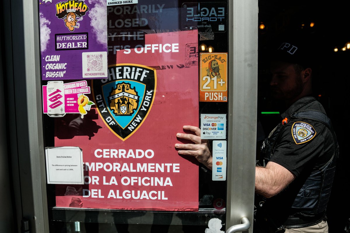 Now that we have new authority, Operation Padlock to Protect is rolling out across every borough to shut down unlicensed smoke and cannabis shops.

The operation aims to keep people safe and ensure or legal stores can continue to #GetStuffDone:

caribbeanlife.com/adams-launches…