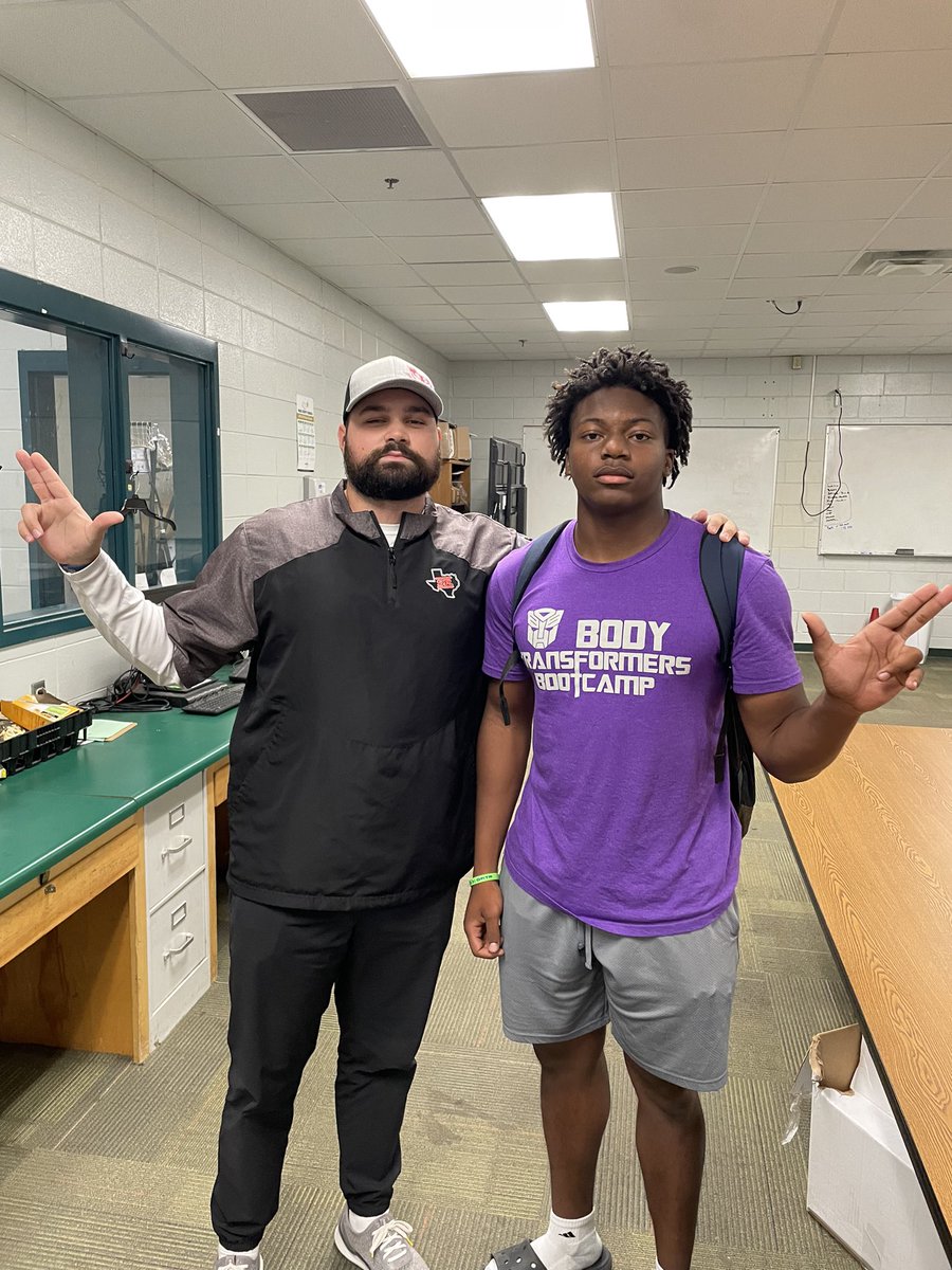 #AGTG….Blessed to receive an offer from Sul Ross State University!!! <a href="/coachsmith0/">Coach Sean Smith</a> <a href="/WareFootball/">Ware County Football</a> <a href="/_coachevans/">Brandon Evans</a> <a href="/coachstrick20/">Jason Strickland</a> <a href="/RecruitGeorgia/">Recruit Georgia</a>