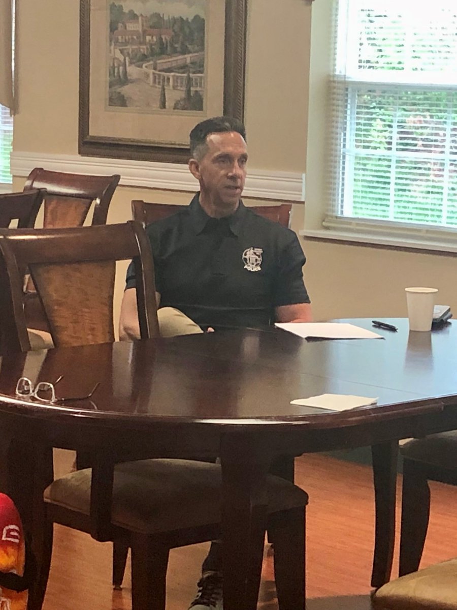 Cincinnati residents enjoyed having coffee and doughnuts with Mt. Healthy Police Department Police Chief Jerry Deidesheimer at AHEPA 127 II Apts!

ahepaseniorliving.org/location/ahepa…

#assistedliving
#community
#PeaceofMind
#affordablehousing