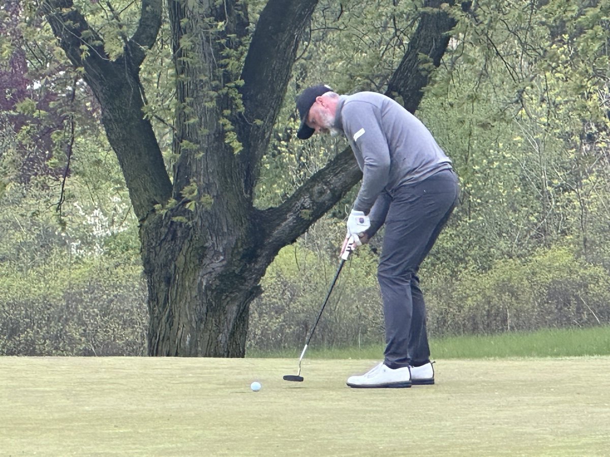 We’re in another weather delay at U.S. Open qualifying at North Shore CC in Mequon. The horn blew at 2:32 pm, shortly after Michael Crowley rolled in this short par putt on No. 7.