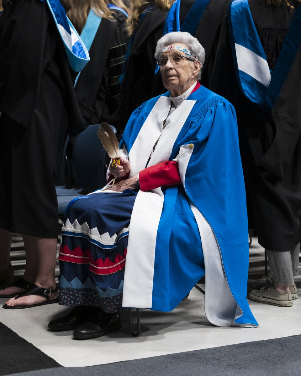 stfxuniversity's tweet image. This weekend we honoured Elder Sr. Dorothy Moore at our 2024 Spring Convocation! 🎓 A pioneering Mi’kmaw educator, her work has created a lasting impact in education initiatives across Nova Scotia. What a legacy! More: bit.ly/4bjiNyq #stfx #ourstfx #stfxgrad
