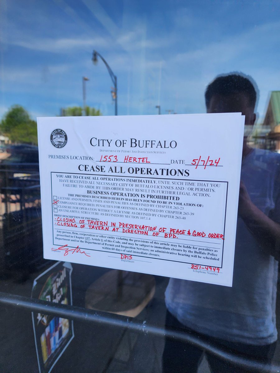 BREAKING: Buffalo Police shutting down a north Buffalo bar following a deadly shooting early Tuesday morning. @WKBW