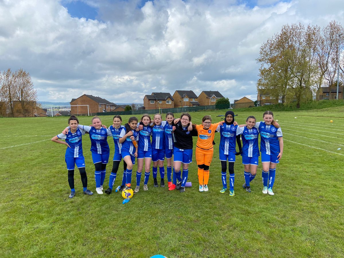 The Under 12 Lionesses won against Marsden Pumas on Saturday! The girls put on a dominant performance with some lovely attacking football.  The Player of the Match award went to Neveah Peel for 2 goals and some silky skills. Well done girls! #idlefamily #allidlearentwe 🔵⚪⚽