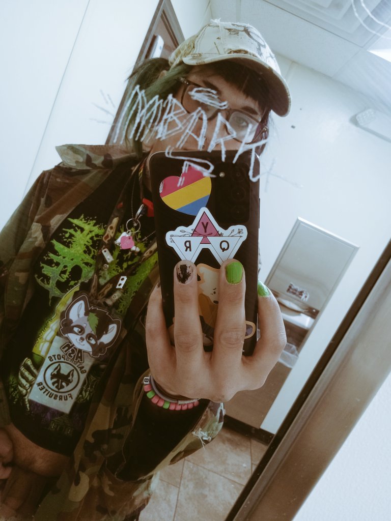 ashhtraii's tweet photo. How to find me at #FWA ! I bet you can't pick me up! Tehe 👉👈

hugs: ✔️ 
uppies: ✔️ 
touching: mutuals only! :3 https://t.co/0W8W5oZRgF