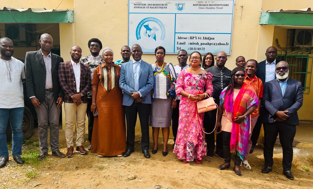 La Côte d'Ivoire se prépare à lancer la formation en épidémiologie de terrain de la 2ème cohorte du programme ISAVET à travers une réunion du comité technique qui se tient les 7 et 8 mai 2024 avec l'appui technique de la @FAO et financier de l'USAID.