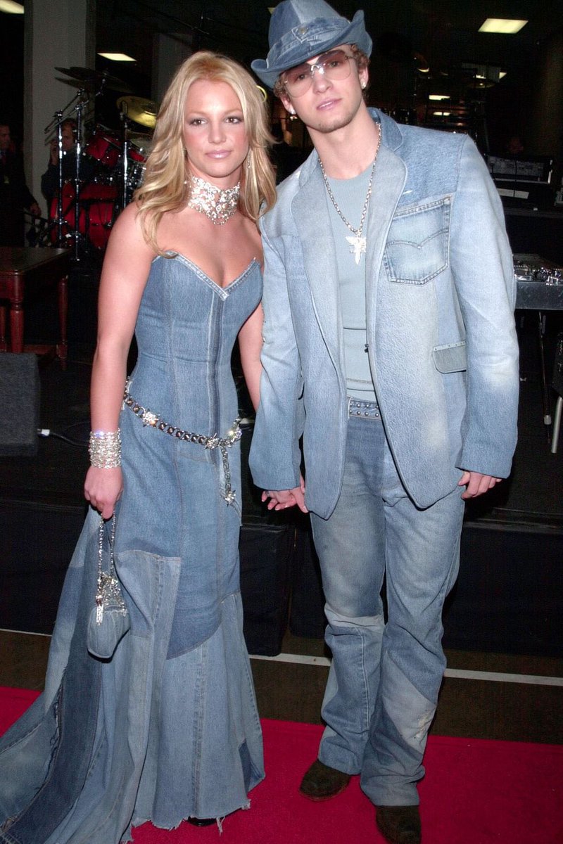 Boukhalfa_Ines's tweet photo. #neverforget #Eurovision https://t.co/4n79V29gso