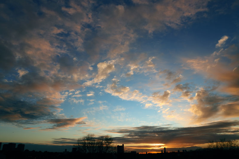 Western Skies Photography©    
#skies #clouds #cloudscape #cloudscapephotography #sunset #sunsets #sunsetphotography #weather #weatheraware #climatechange #climatechangeisreal #urbanphotography #climatechangeart #londonartist #grenfelltower #trellicktower