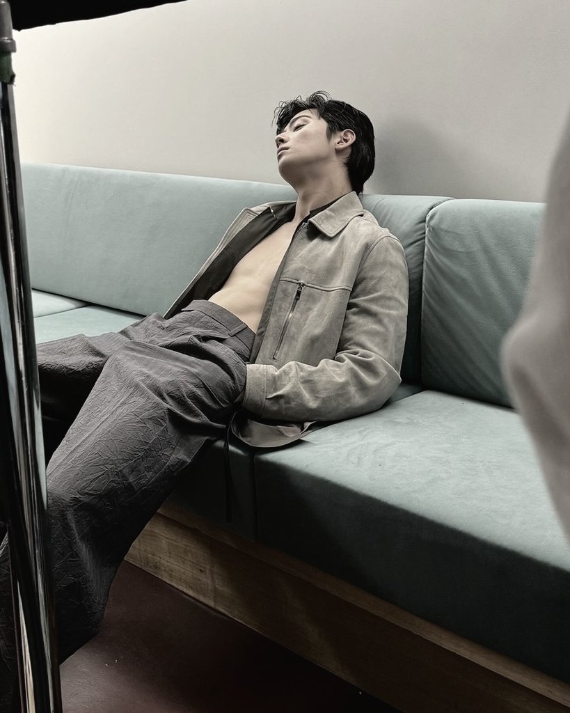 ㅤㅤㅤㅤ
ㅤㅤㅤㅤ—— 𝙥𝙪𝙡𝙡 𝙢𝙚 𝙞𝙣 𝙡𝙞𝙠𝙚 𝙖 𝙢𝙤𝙩𝙝 𝙩𝙤 𝙖 𝙛𝙪𝙘𝙠𝙞𝙣𝙜 𝙛𝙡𝙖𝙢𝙚.
ㅤㅤㅤㅤ