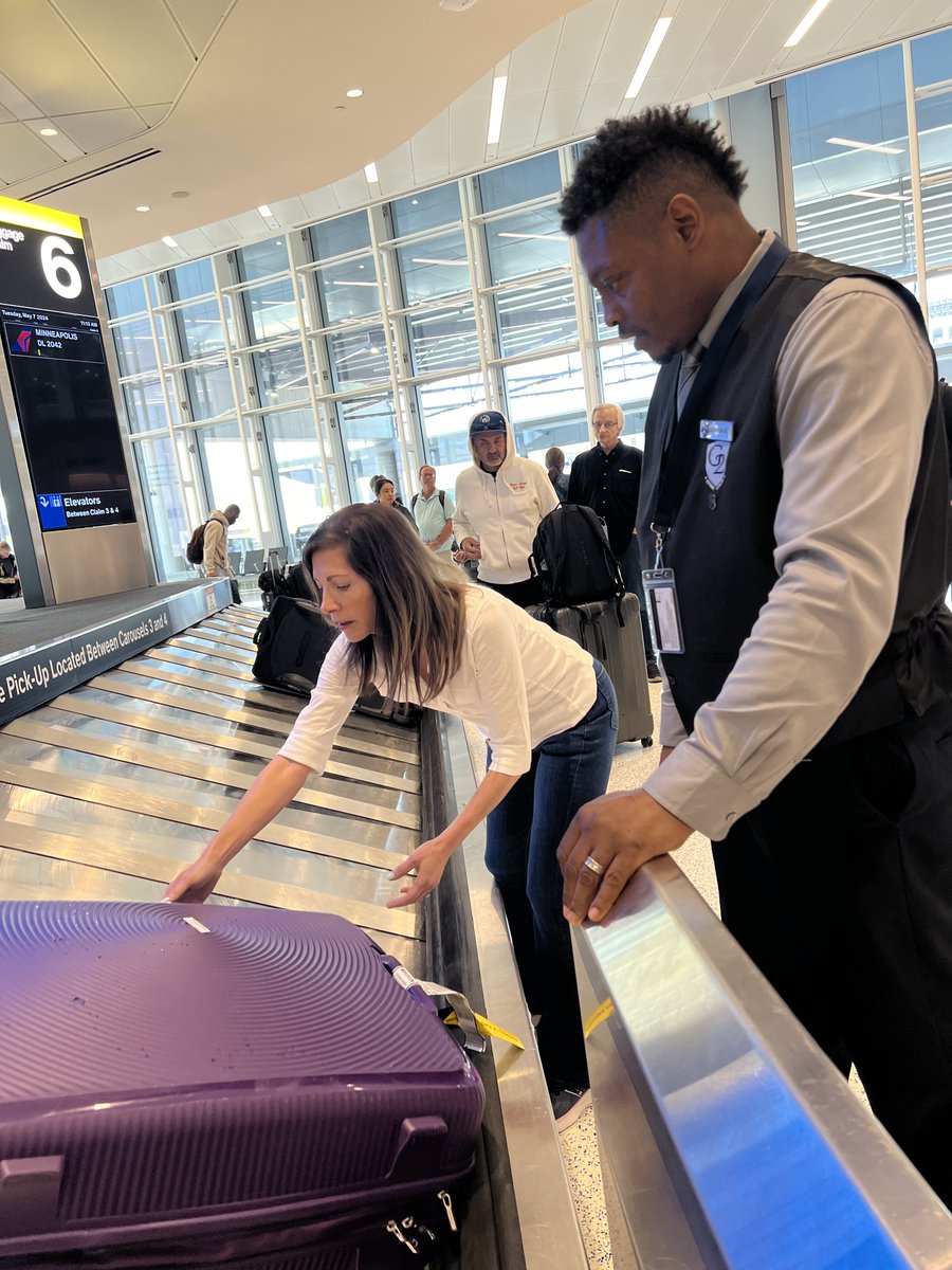 Today I had the pleasure of joining @32bjseiu member Derrick Stone for Walk A Day, shadowing him during his shift as a baggage handler and wheelchair attendant at @ewrairport. All workers deserve a dignified wage, quality health care and benefits.