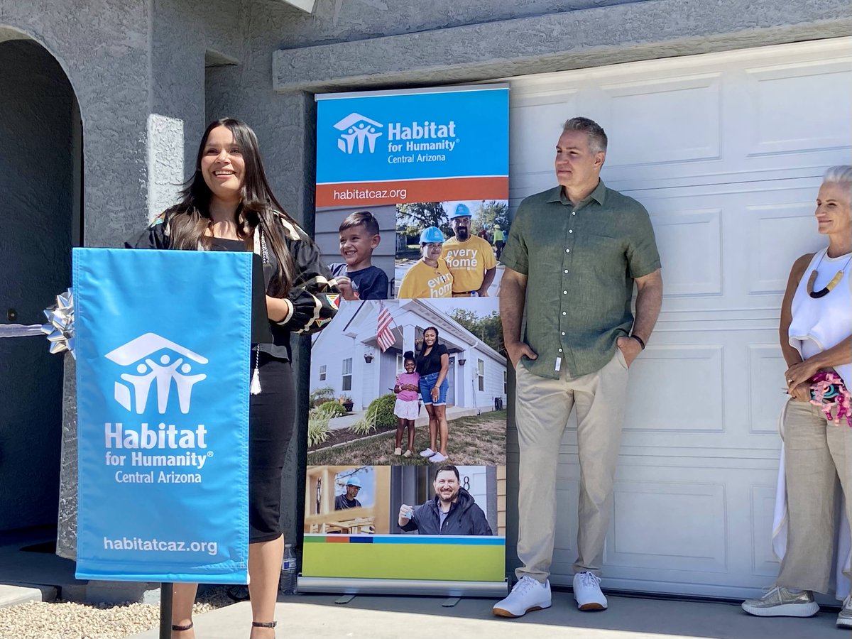 What an incredible #MothersDay surprise! Thrilled to work with Brenda and @kurt13warner to furnish a new Habitat home for a single mom and her four boys. Nothing beats the feeling of making a positive impact on someone's life! 

#HabitatforHumanity #GiveBack #habitatcaz