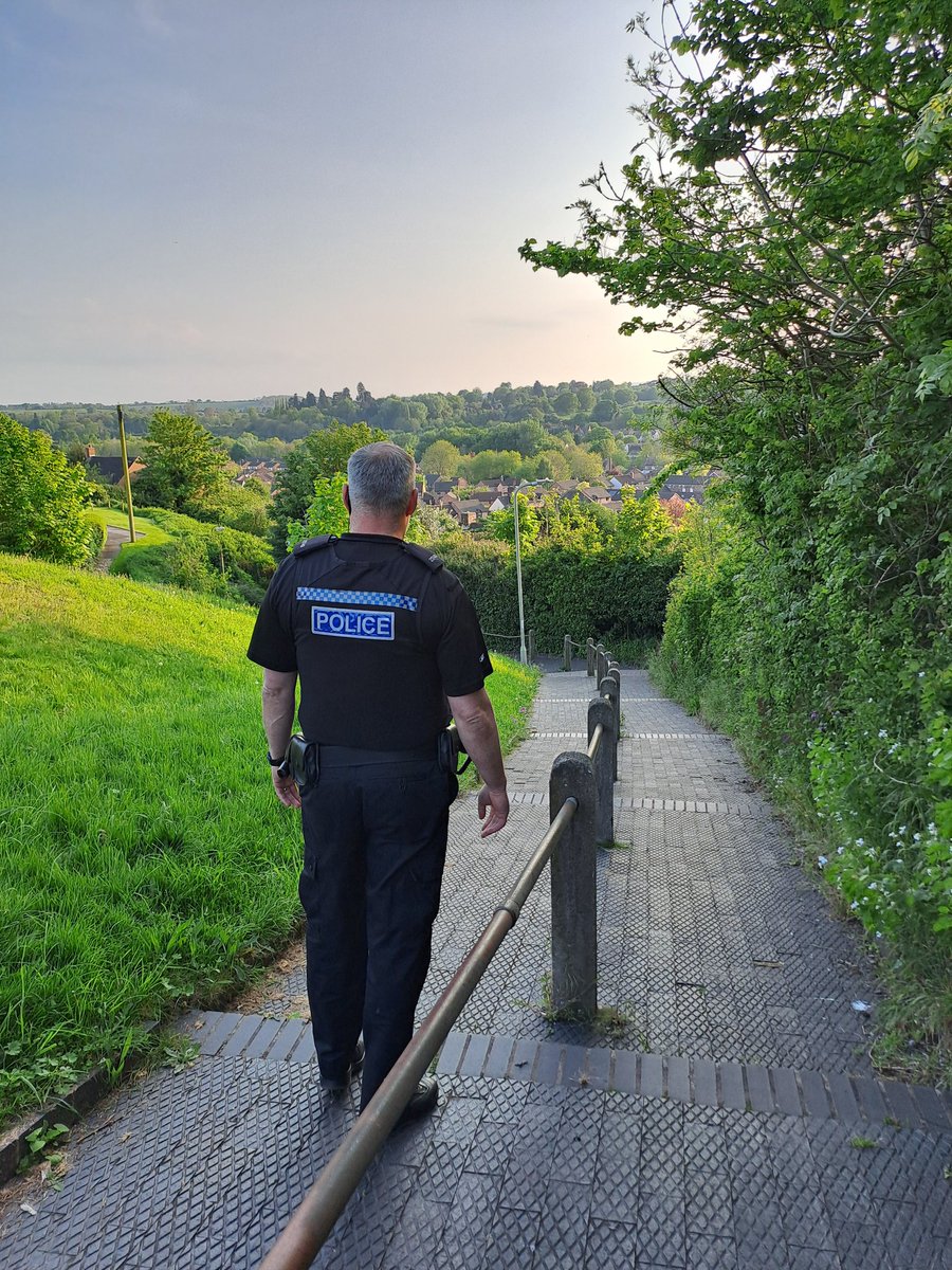 BridgnorthCops's tweet image. PC Loftus and Pcso Leek have been on foot patrols this evening, starting off on the Grove estates. This is in response to reports of drug dealing and Anti social behaviour in the area.