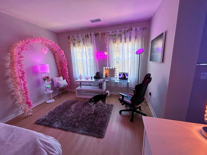 How many times a month do you rearrange your furniture? https://t.co/5FRS6ivgQh<a href="/tag/onmfc"class="tags"><span>#onmfc</span></a>