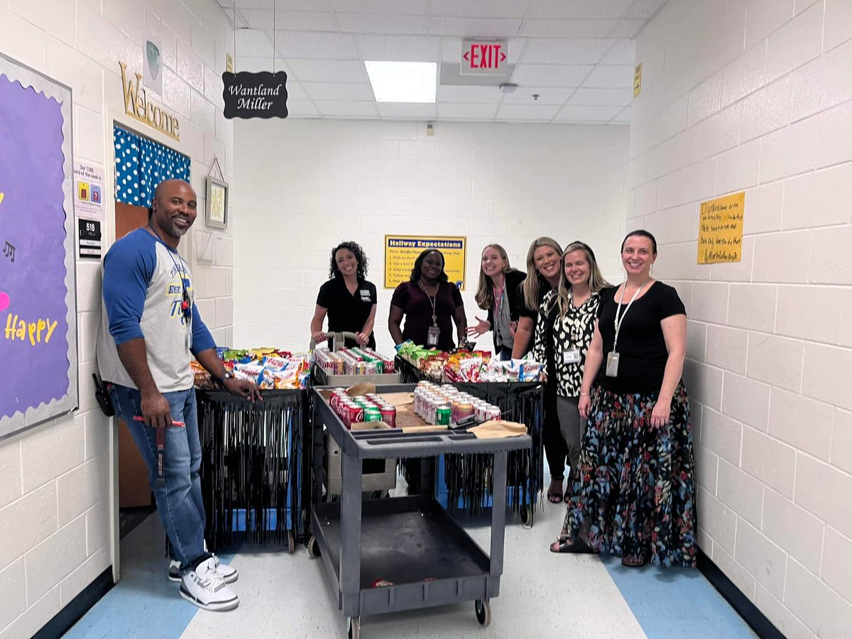 Our teachers were treated to a delicious unlimited snack cart today for #TeacherAppreciationWeek. 💙💛 Tomorrow, students are encouraged to write a heartfelt note for their teachers! #teacherlove